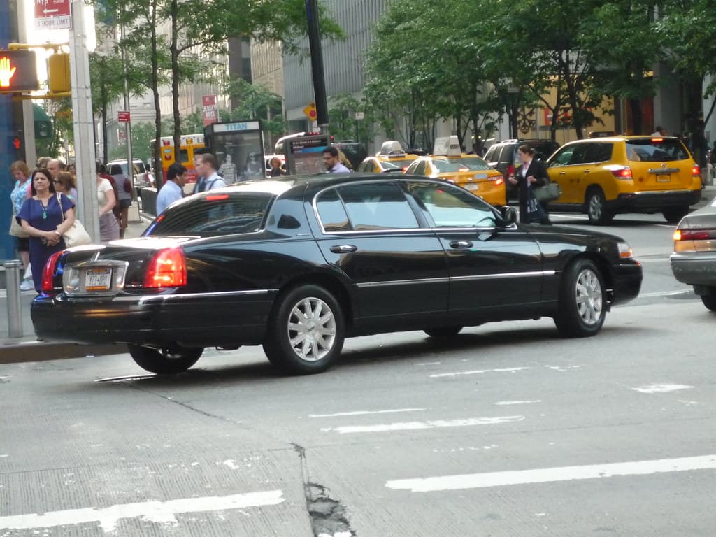 Limousine Service Oxford Mississippi – Perfect for Corporate &amp; Private Travel