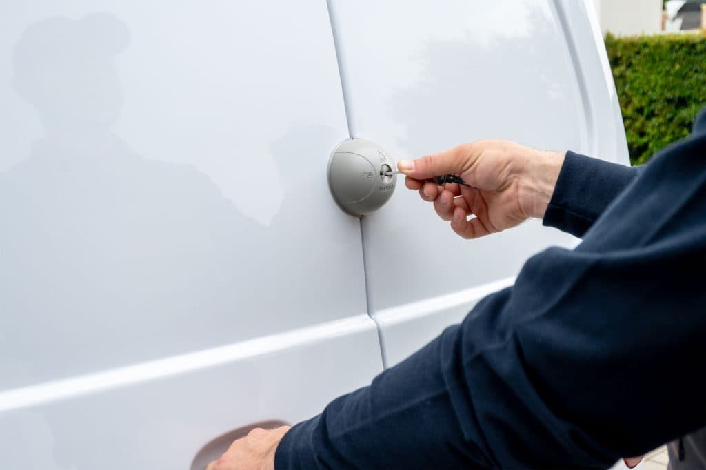 Affidabilità Daken Locks nelle Chiusure di sicurezza per porte furgoni