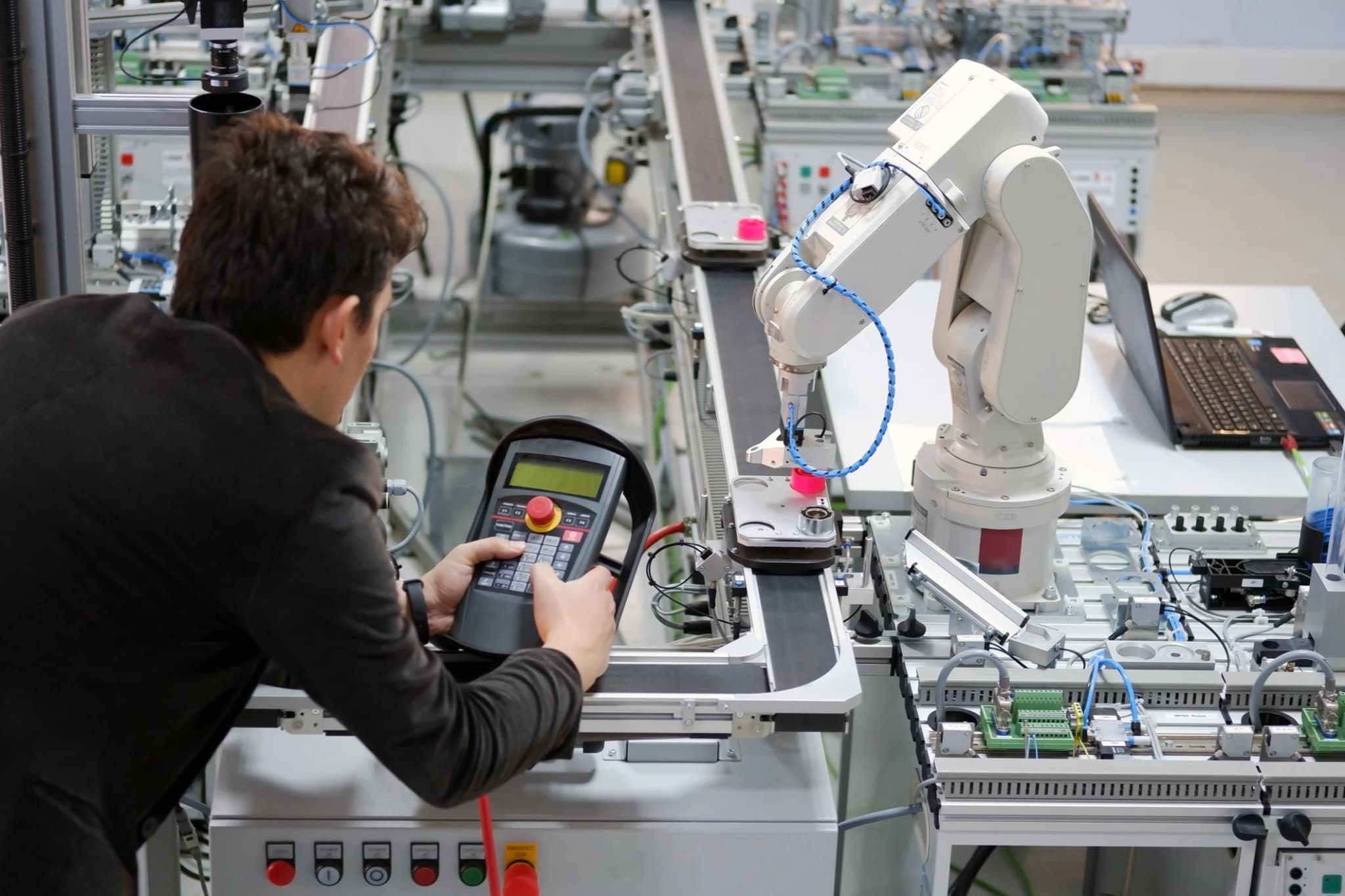 Apprenticeships That Combine Training, Salary, and Opportunity