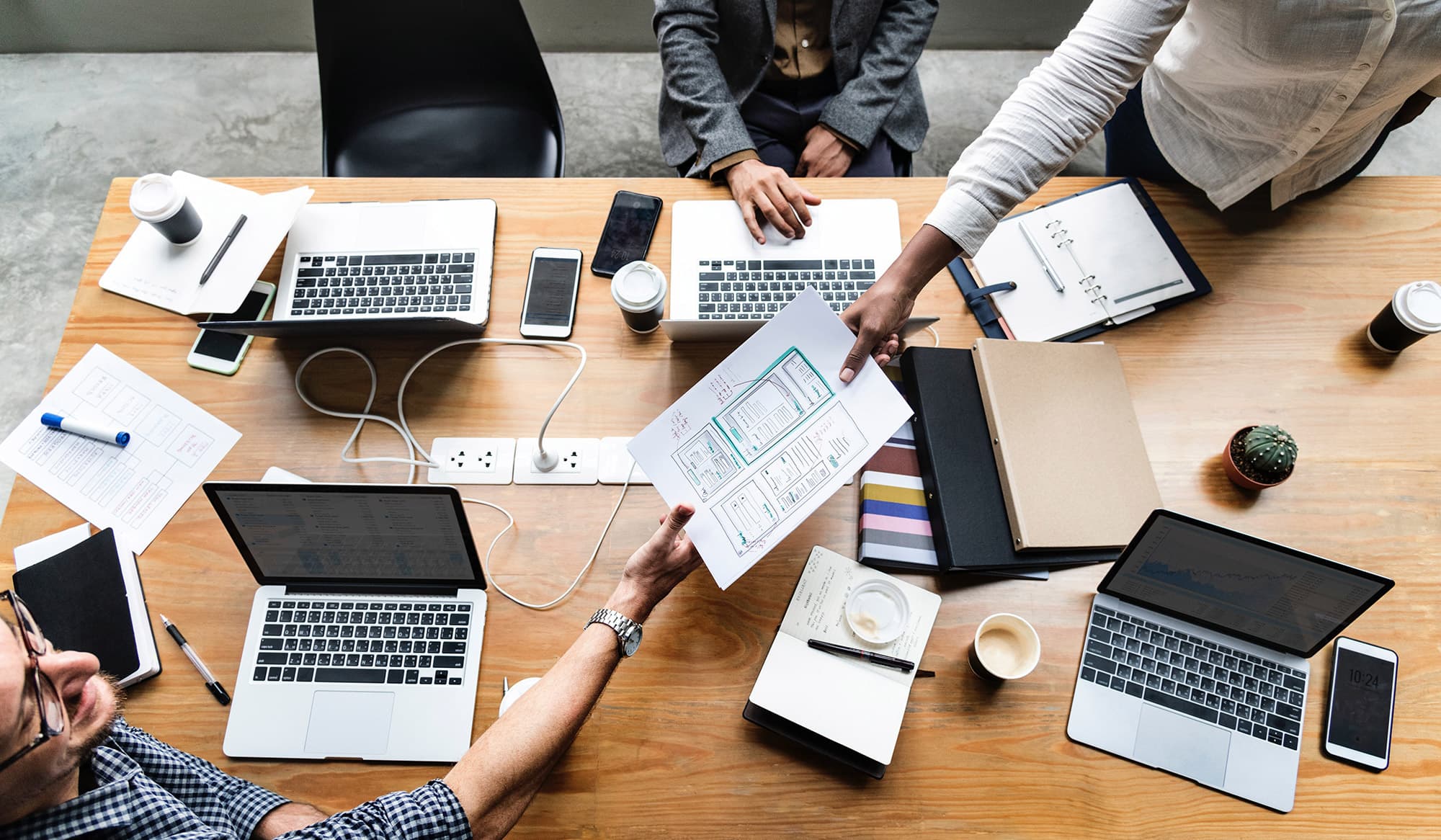 Competitive Intelligence Techniques Used by Top SaaS Companies
