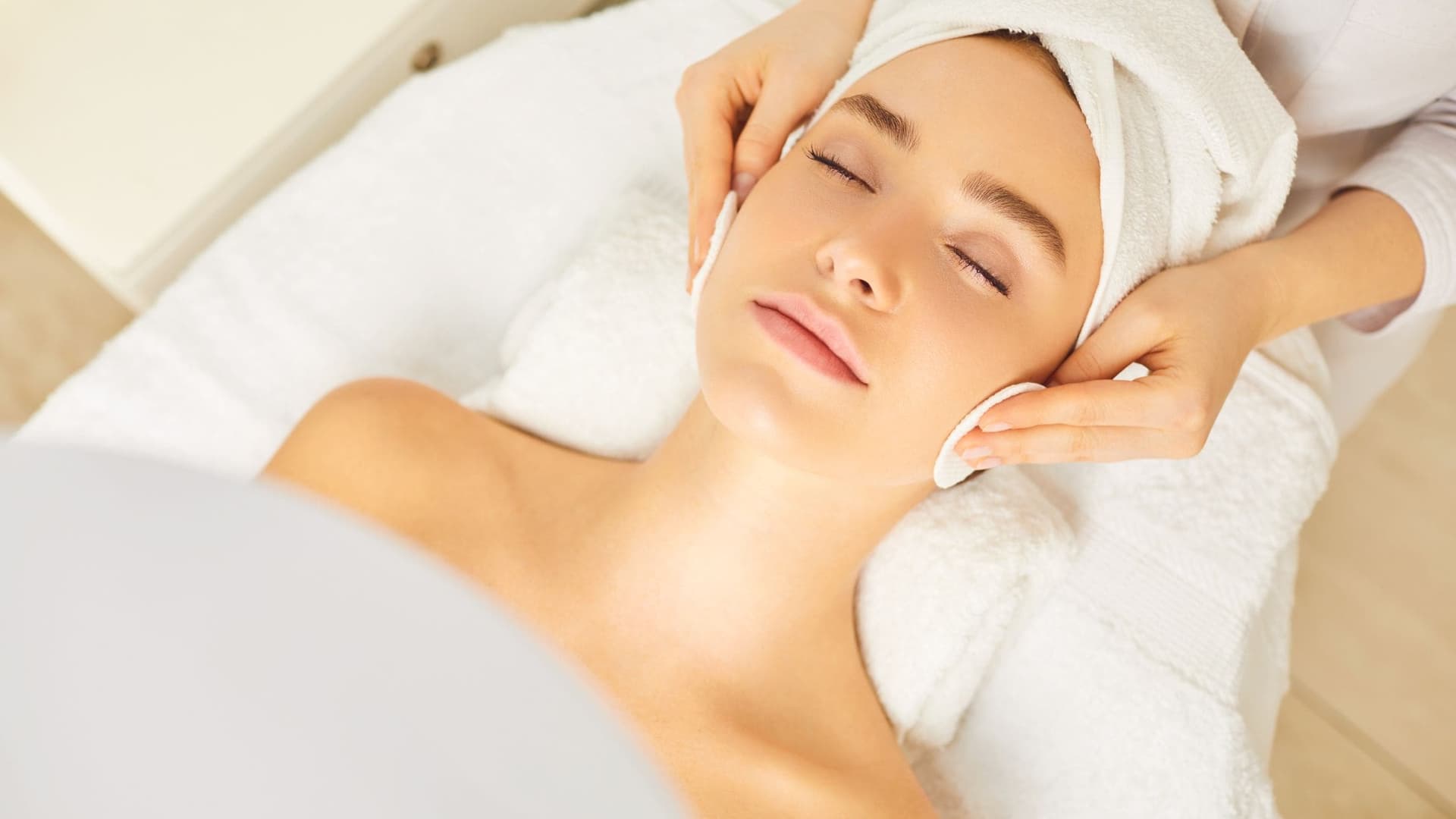 The Ultimate Skincare Ritual: Pure, Plant-Powered Facial and Eye Treatments