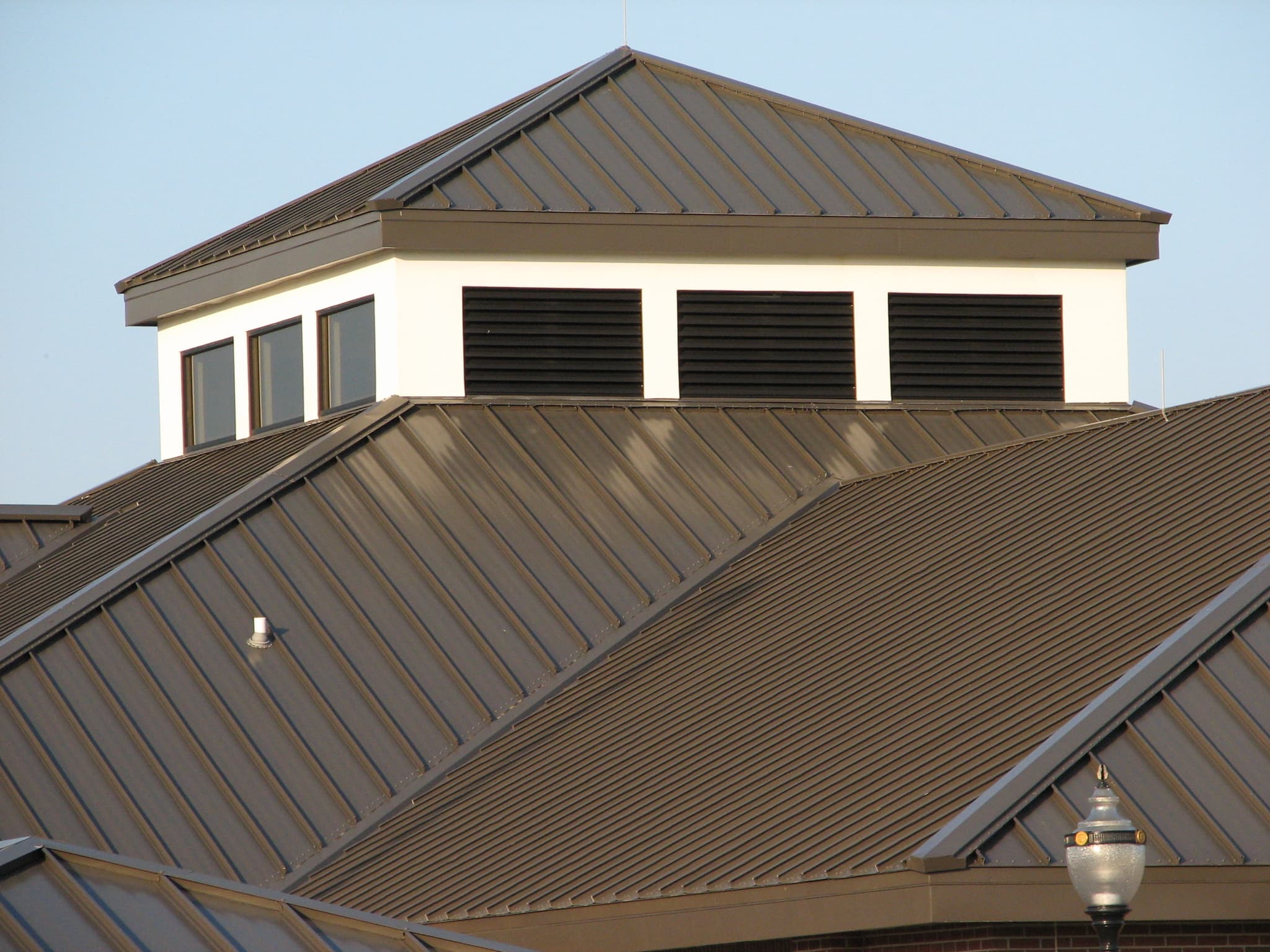 Why Homeowners Prefer Peak Exteriors as Roofers Near Covington, LA