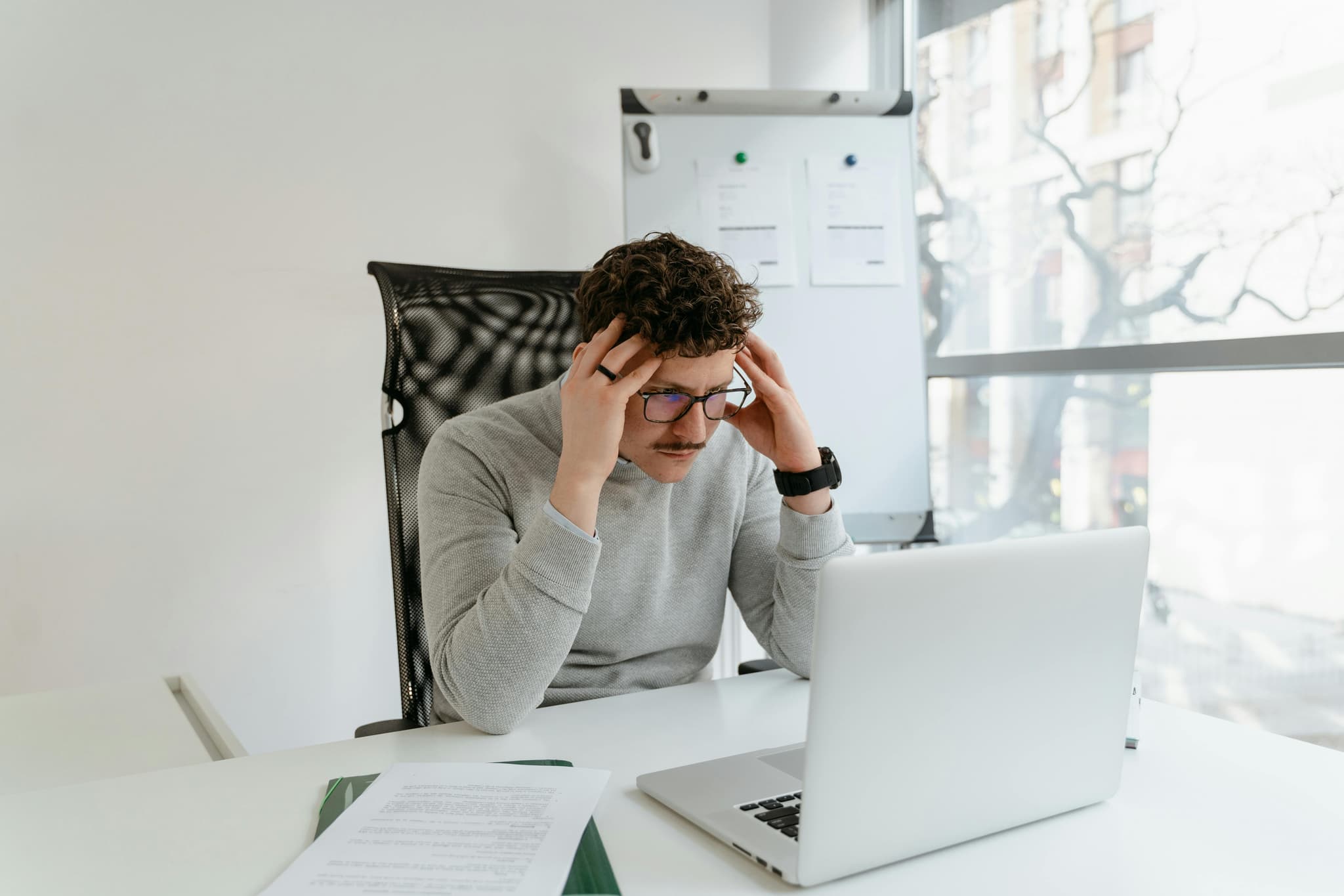 Rent LinkedIn Profile Accounts Without Risking Your Brand