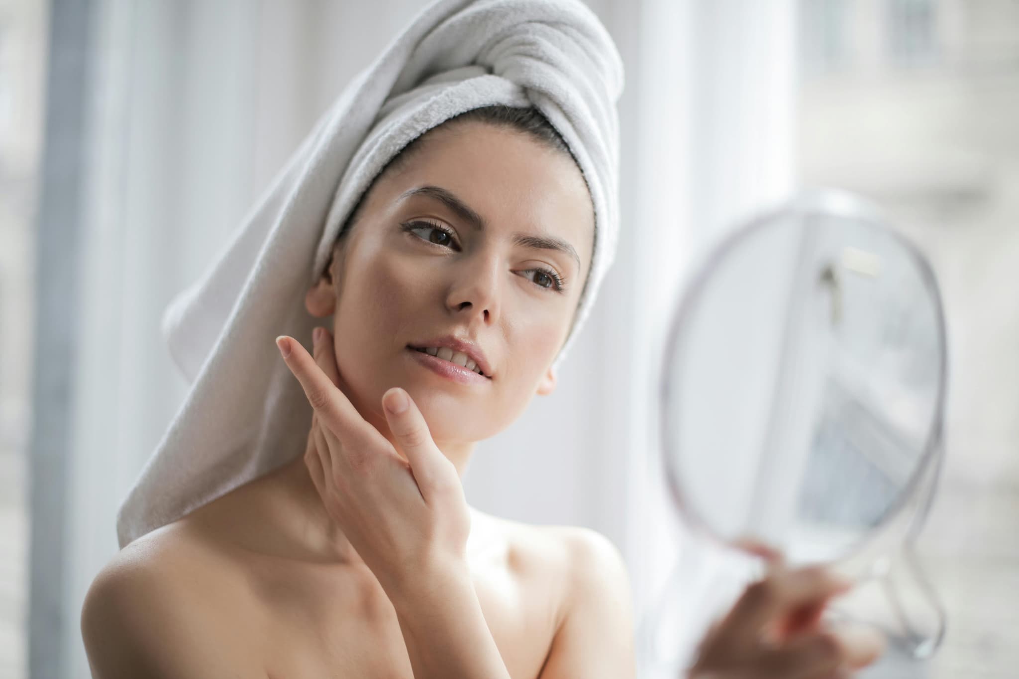 Wall-Mounted Mirror with Lights for Perfect Illumination