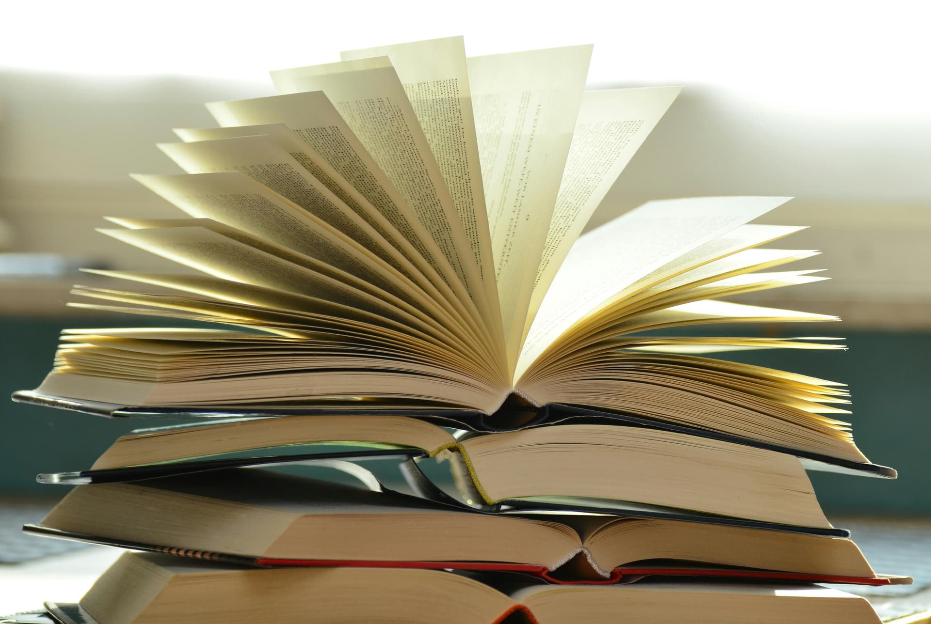 What Defines a Great Thriller Book? Lessons from Alex Cage