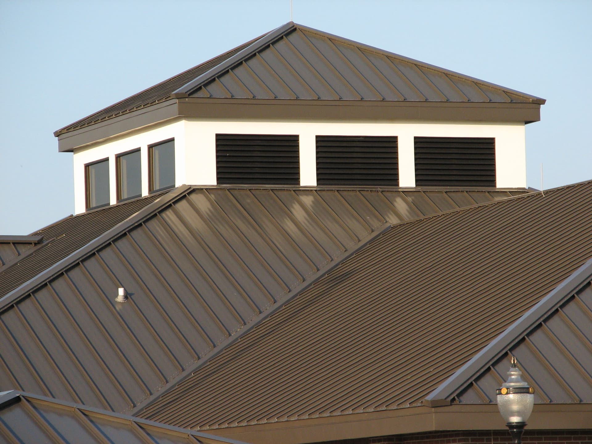 Why Homeowners Prefer Peak Exteriors as Roofers Near Covington, LA