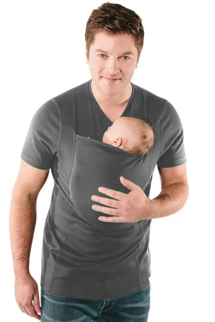 Le tee-shirt porte bébé : une solution pratique pour les parents modernes
