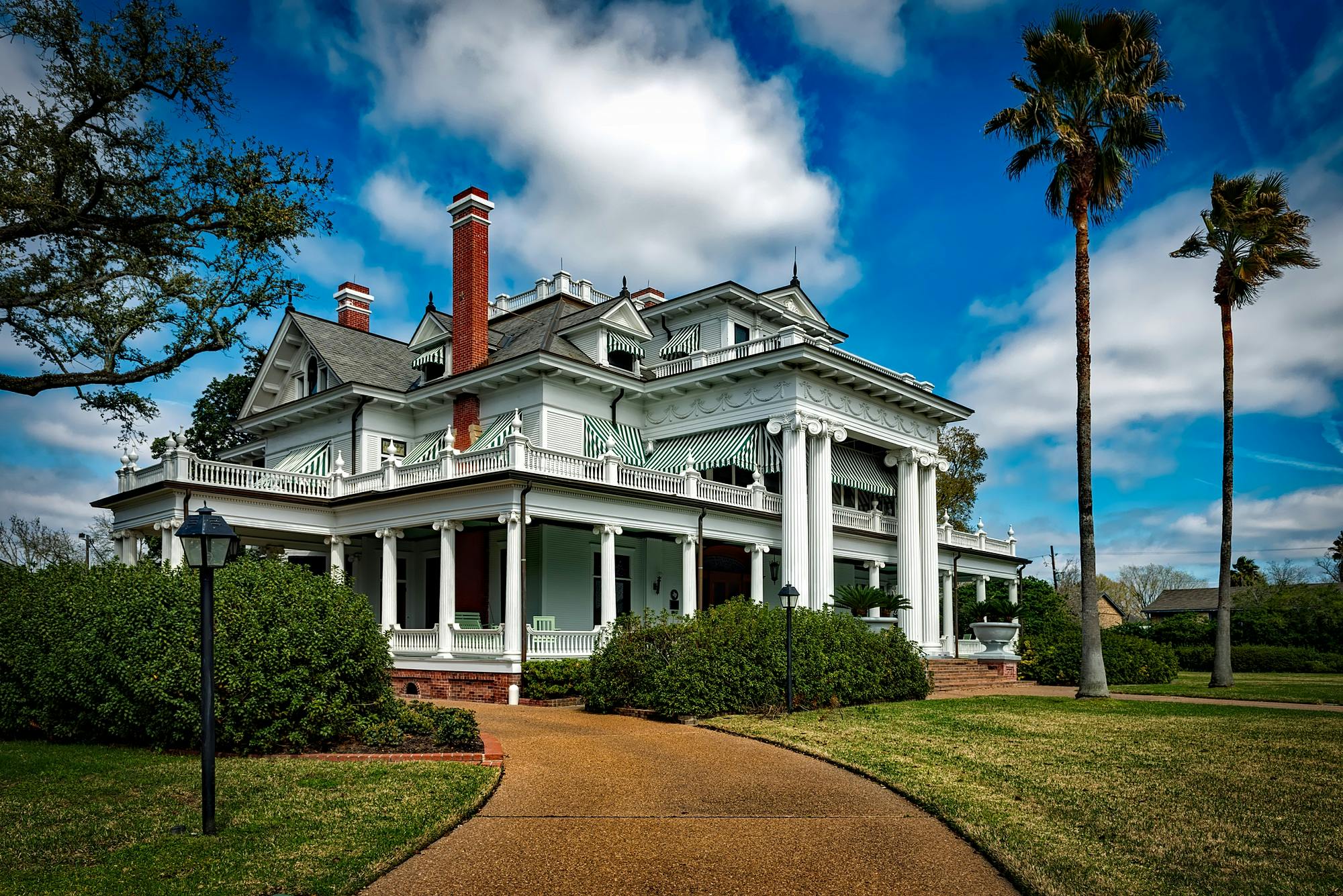 Colonial Addition Inspiration for Classic Colonial Houses