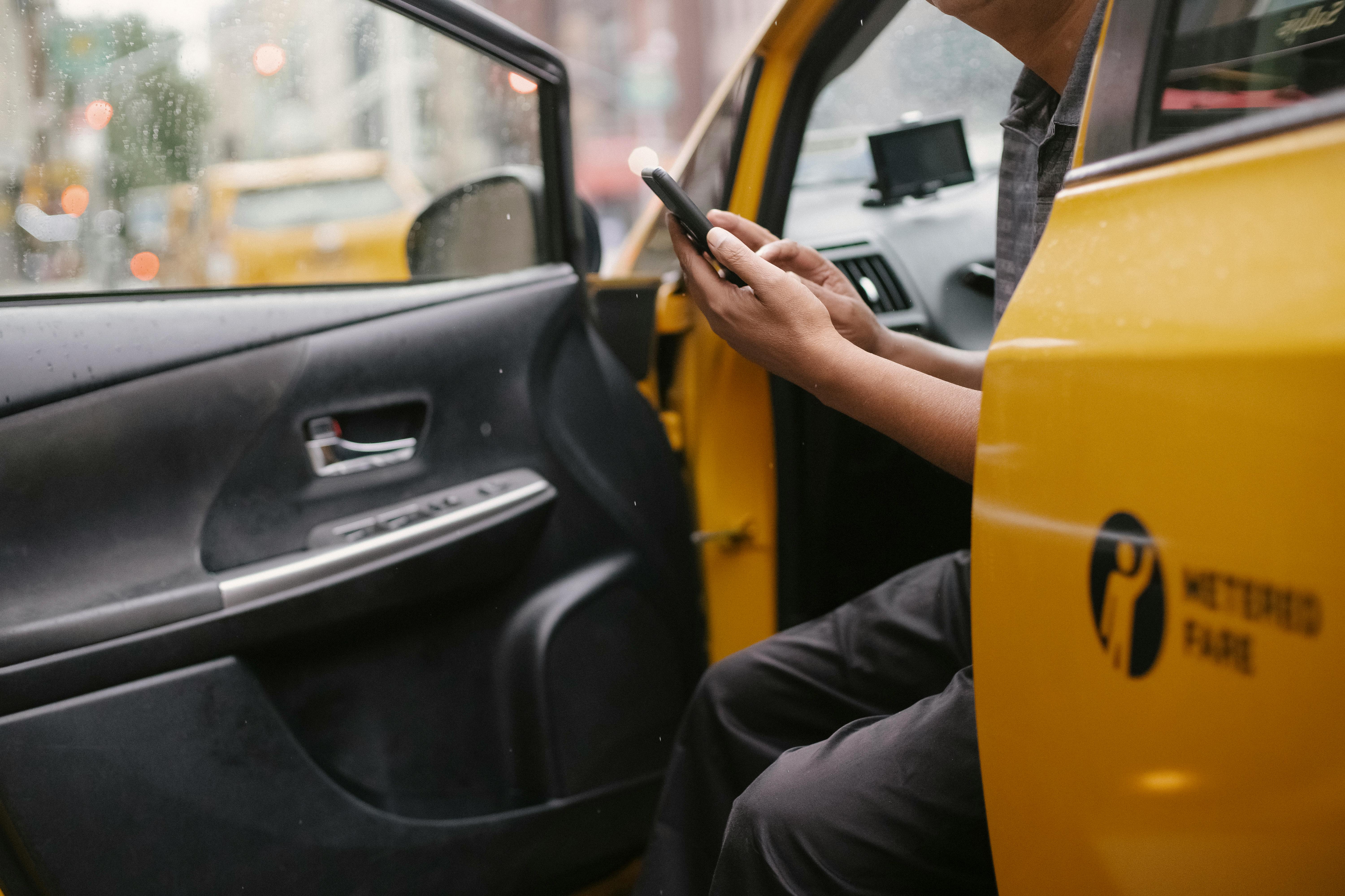 Professional Esher Cabs for All Your Travel Needs