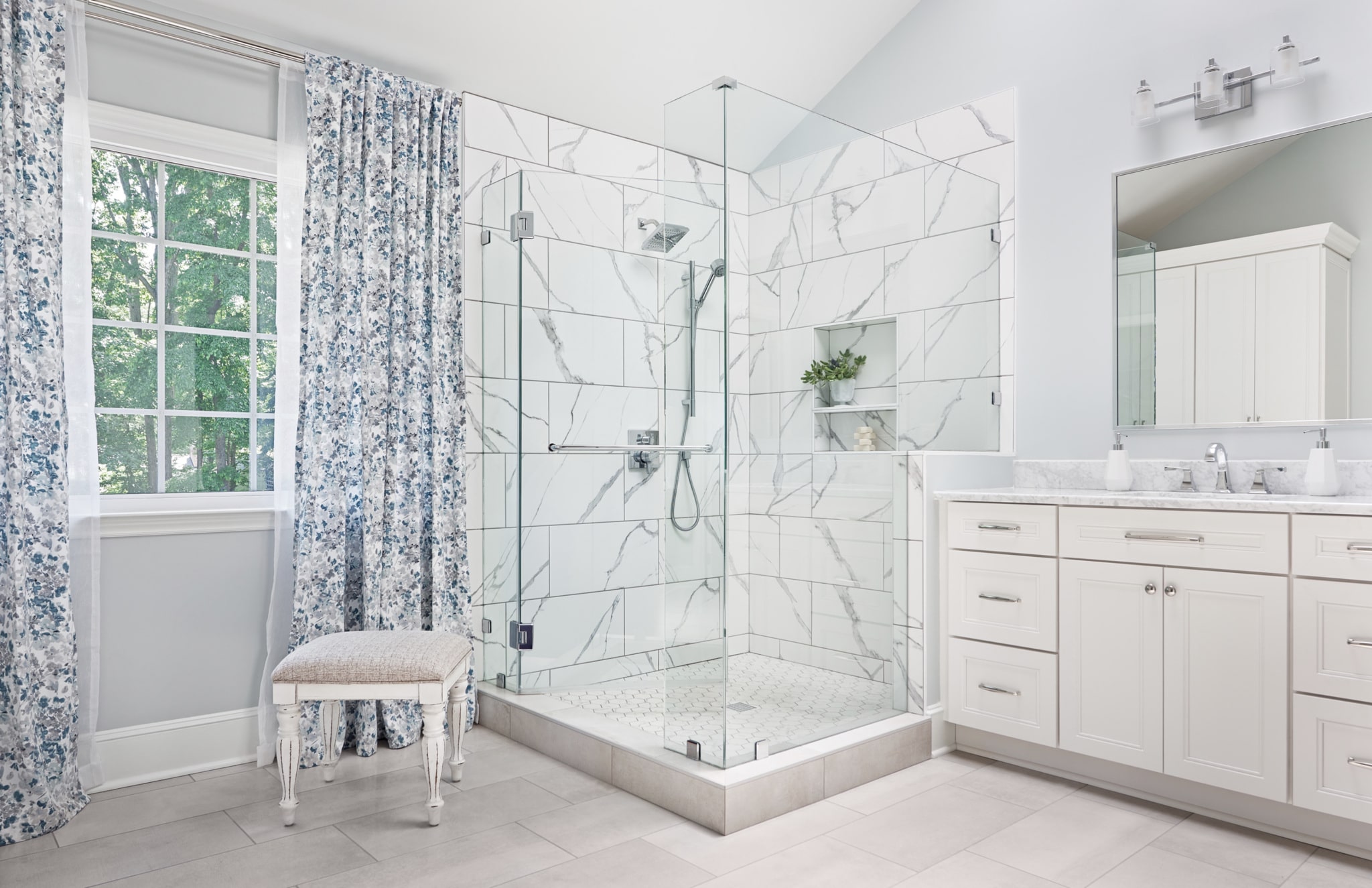 Small bathroom remodel Potomac Maryland – Smart, Space-Saving Solutions for Old and New Homes