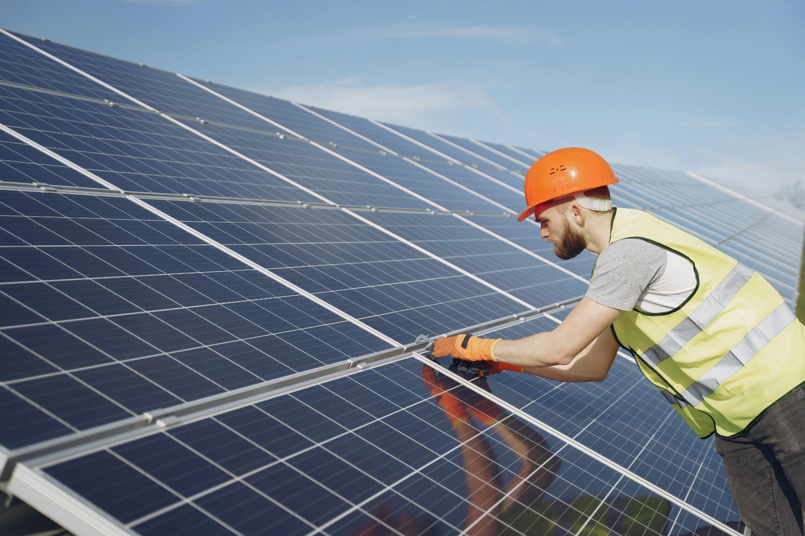 7 Powerful Advantages of Commercial Solar Connecticut for Local Businesses