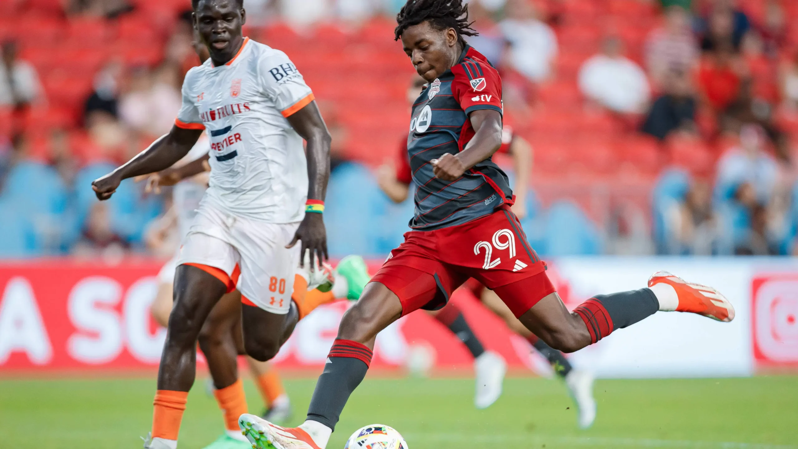 Why Custom Soccer Uniforms Improve Team Unity and Style